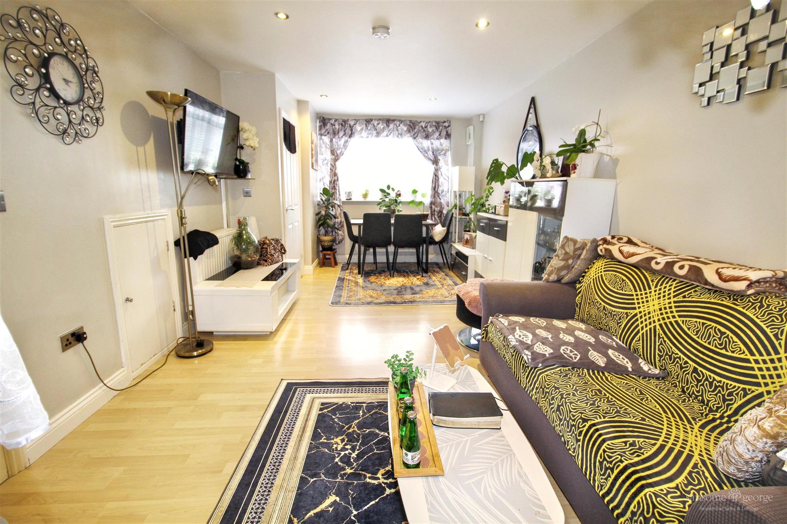 2 bed property in Norcot Road, Reading
